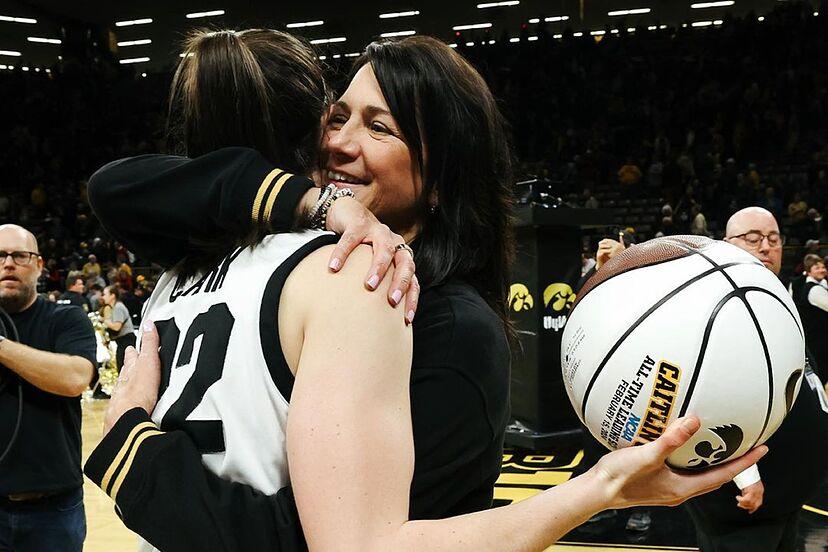 💔 30 MINUTES AGO, IN INDIANAPOLIS, INDIANA FEVER STAR CAITLIN CLARK AND HER MOTHER ANNE NIZZI-CLARK WERE OFFICIALLY CONFIRMED AS….