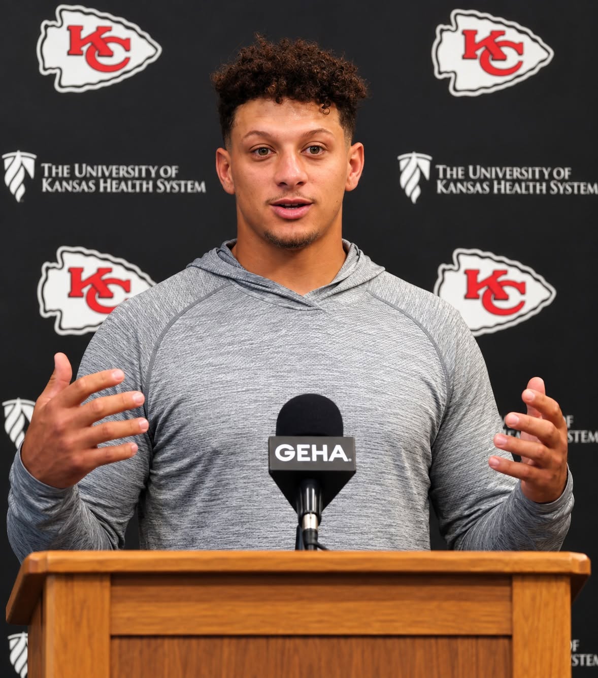 THE ENTIRE NFL WORLD IS IN SHOCK AND TEARS: Just 11 minutes ago, a heartbreaking message was shared — fans around the world and thousands of Kansas City Chiefs supporters expressed their deepest emotions after Chiefs superstar Patrick Mahomes announced that…