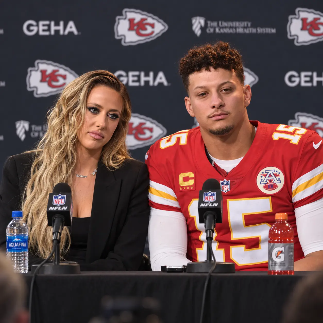 30 MINUTES AGO, AFTER THE MASSIVE 31-10 VICTORY OVER THE BRONCOS, PATRICK MAHOMES JUST DELIVERED A HEARTBREAKING CONFESSION ABOUT HIS WIFE…