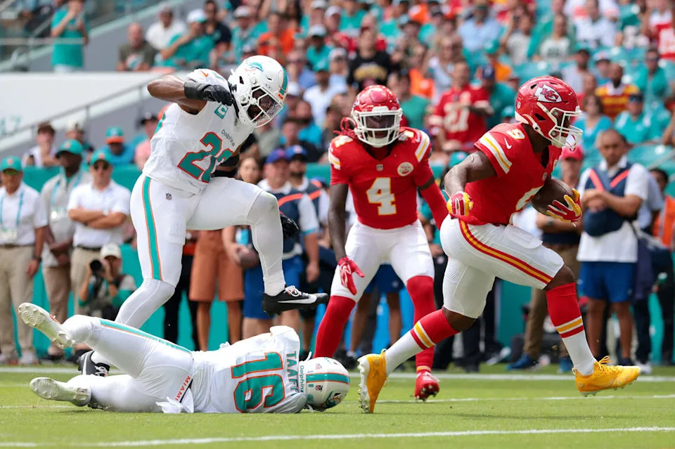 See photos from Kansas City Chiefs' Week 3 NFL win in Miami against the Dolphins - Yahoo Sports